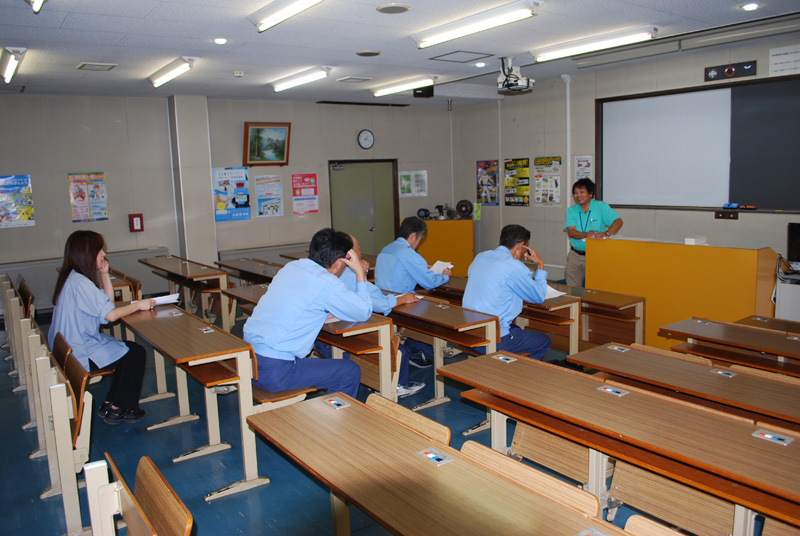 関電サービス様のとある班の講習会風景